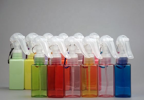 Bildschirmdruck 100 ml PET-Flasche mit auslösendem Sprühgerät in quadratischer Form mit tragbarem Mentalhook